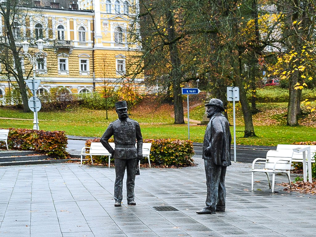 Statuen Franz Josef und Edward im Kurpark Marienbad